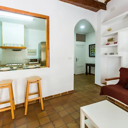 Total Charming Valencie